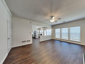 102 Bay Hill Dr in Simpsonville, SC - Foto de edificio - Building Photo