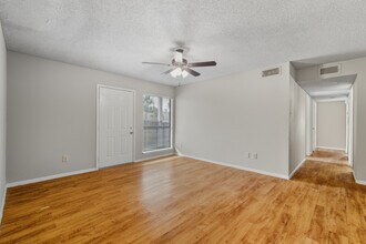 Canfield Lakes in Houston, TX - Building Photo - Interior Photo