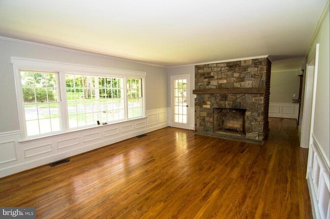 6638 Holland St in McLean, VA - Building Photo - Building Photo