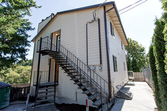 Troy Street Condominiums in Portland, OR - Building Photo - Building Photo