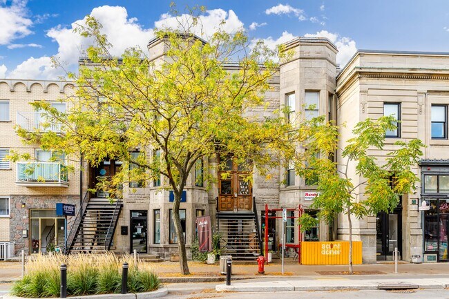 4176 Saint-Denis Rue in Montréal, QC - Building Photo - Building Photo