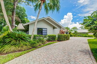 6245 SE Mariner Sands Dr in Stuart, FL - Foto de edificio - Building Photo