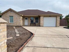 13 Audrey Ln in Edinburg, TX - Building Photo