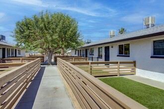 West Edge @ Thunderbird in El Mirage, AZ - Building Photo - Building Photo