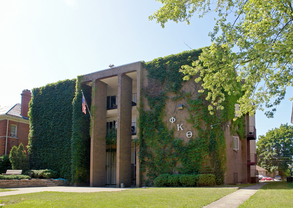 227 E 15th Ave in Columbus, OH - Building Photo