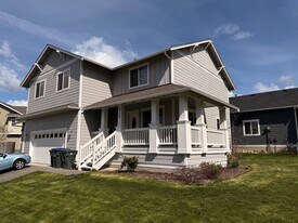 4140 Track St in Bellingham, WA - Building Photo