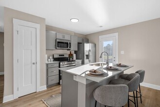 120 Rose Edd Blvd in Oak Grove, KY - Foto de edificio - Building Photo