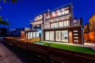 827 Island Ct in San Diego, CA - Building Photo - Building Photo