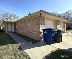 1002 W Avenue B in Copperas Cove, TX - Building Photo