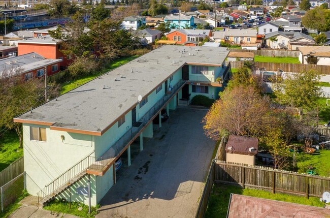 919 S 45th St in Richmond, CA - Foto de edificio - Primary Photo