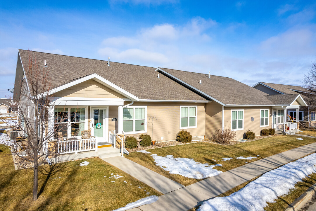 Townhomes at Legacy Pointe in Waukee, IA - Building Photo