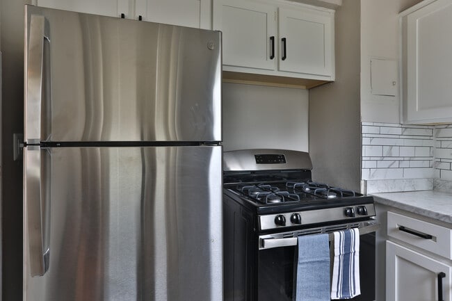 The Oaks at Anderson Apartments in Anderson, SC - Building Photo - Building Photo