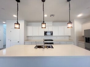 10384 Sadie Blake Ave in Las Vegas, NV - Building Photo - Building Photo