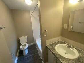 1862 Beacon St in Brookline, MA - Foto de edificio - Building Photo