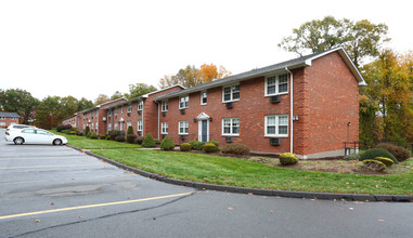 Mount Vernon Apartments in Vernon Rockville, CT - Foto de edificio - Building Photo