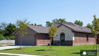 2204 Princeton Ave in Farmersville, TX - Building Photo