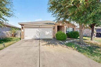 10045 Quail Glen Dr in Fort Worth, TX - Building Photo - Building Photo