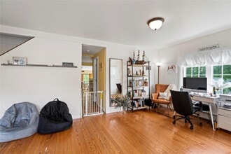306 McCall Ave in West Islip, NY - Building Photo - Building Photo
