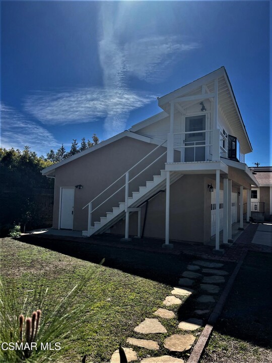 1415 E Hillcrest Dr in Thousand Oaks, CA - Building Photo