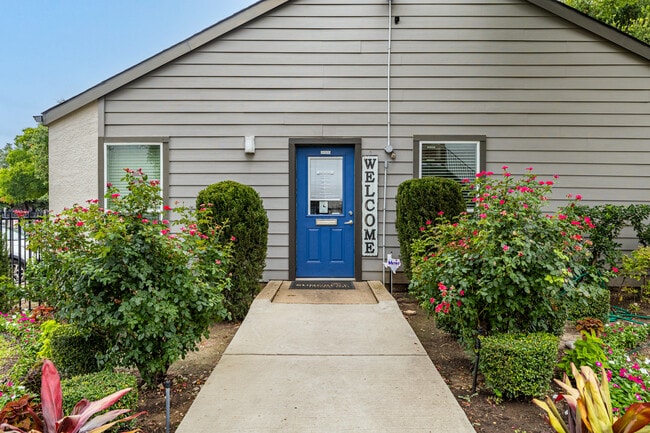 Suncrest in Dallas, TX - Building Photo - Building Photo