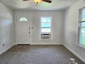 5505 Harold Ct in Austin, TX - Building Photo - Building Photo