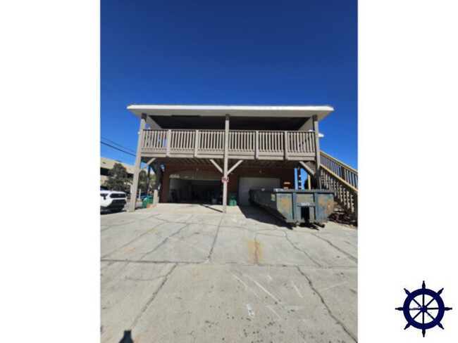 property at 5104 Gulf Dr