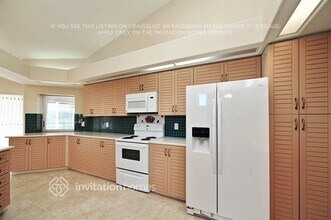 437 Waterford Cir E in Tarpon Springs, FL - Building Photo - Building Photo