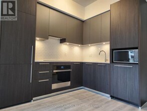 65 Broadway Ave in Toronto, ON - Building Photo - Building Photo