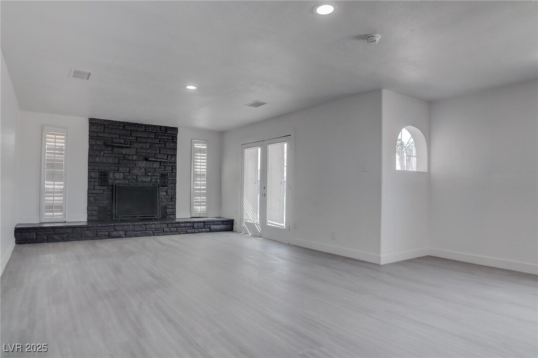 501 National St in Henderson, NV - Building Photo