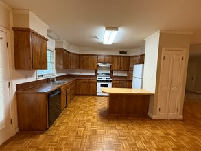 108 Pillette Rd in Lafayette, LA - Foto de edificio - Building Photo