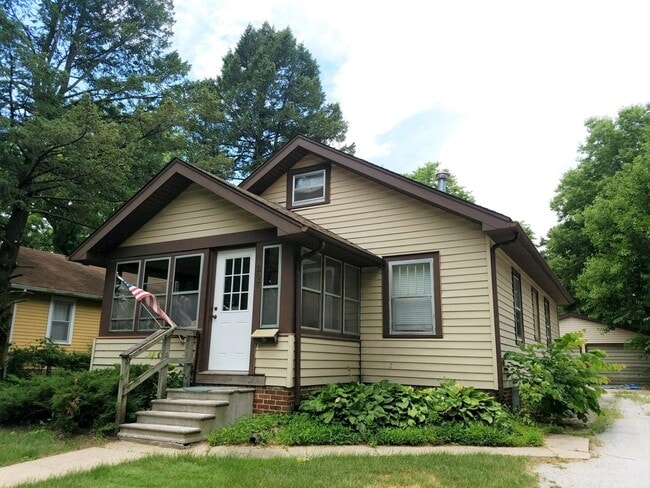 property at 307 S Maple Ave