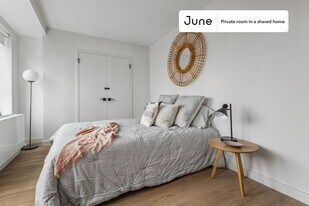 Room in Shared 4.0 bed/1.5 bath home in New York, NY - Building Photo