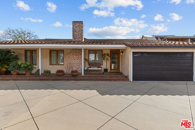 12510 W Sunset Blvd in Los Angeles, CA - Building Photo - Building Photo