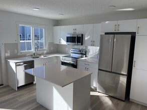 13119-13209 13119 209 St NW in Edmonton, AB - Building Photo - Building Photo