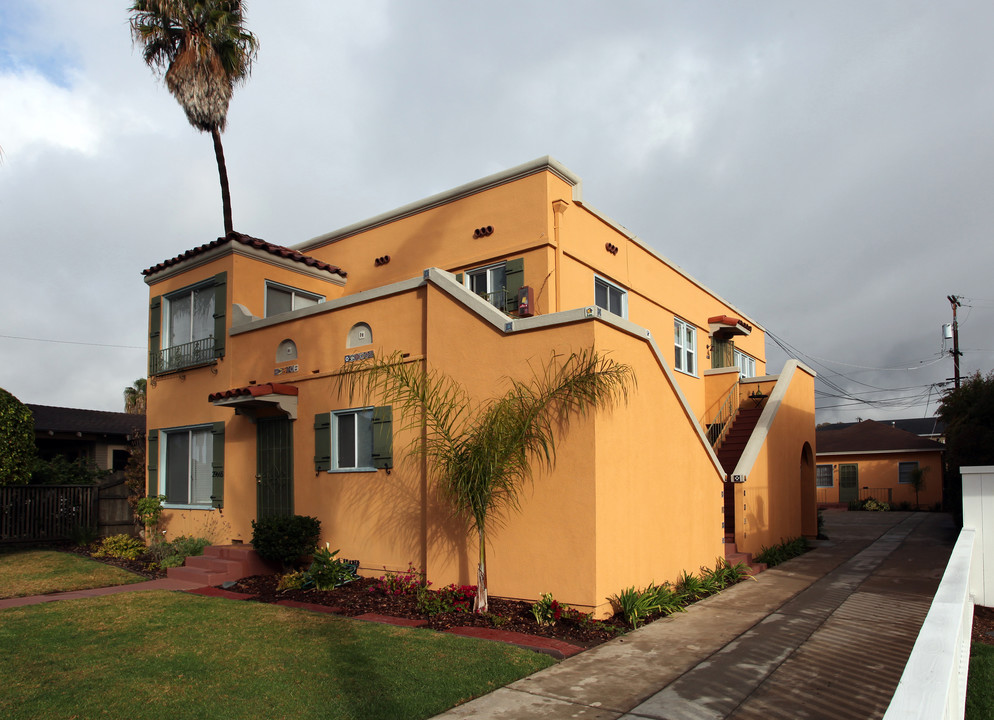 Kalmia Apartments in San Diego, CA - Building Photo