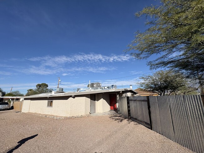 4861 E Lester Pl in Tucson, AZ - Building Photo - Building Photo