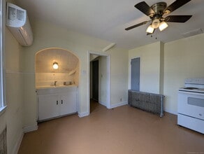 89 Hillside Ave in Torrington, CT - Building Photo - Building Photo