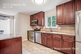 2412 Ivywood Rd in Reston, VA - Building Photo - Building Photo