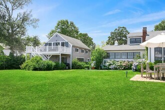 37 E Brander Pkwy in Shelter Island, NY - Building Photo - Building Photo