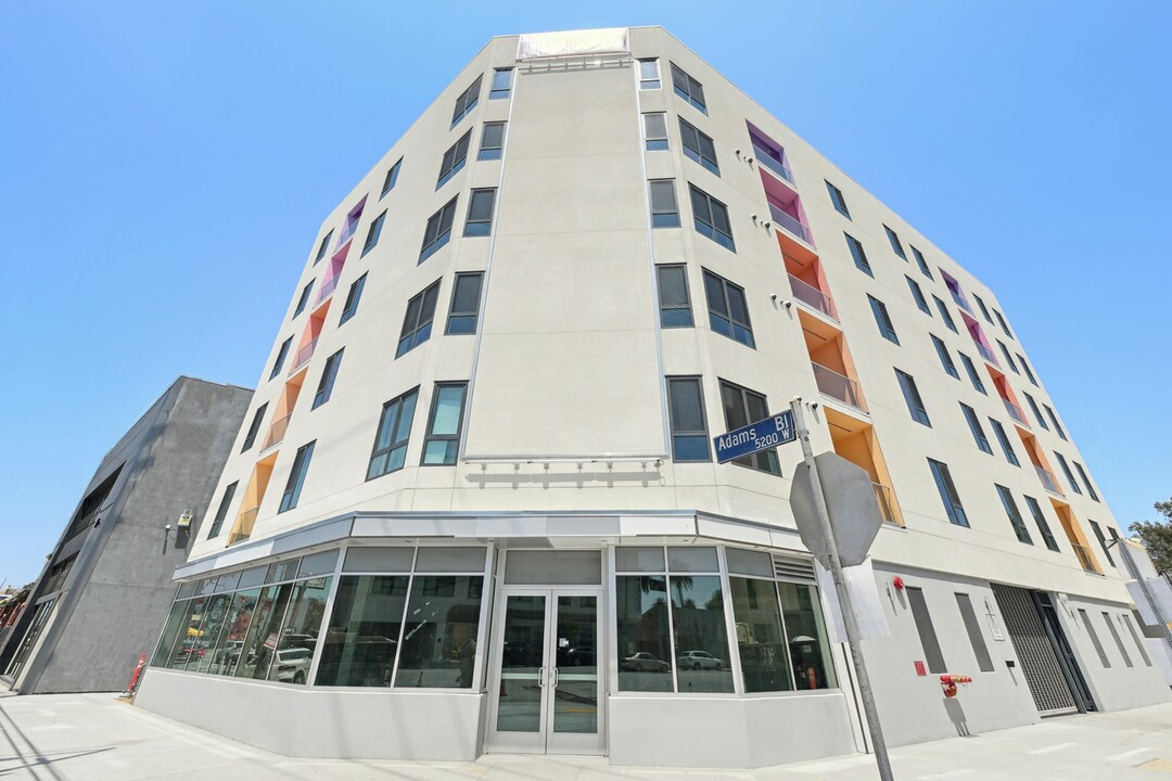 2599 Alsace in Los Angeles, CA - Building Photo