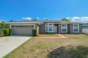 717 Modena St in St. Cloud, FL - Building Photo