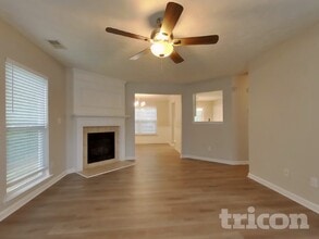 5534 Somervale Ct in Douglasville, GA - Foto de edificio - Building Photo