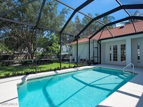 431 1st Ave N in Naples, FL - Building Photo - Building Photo