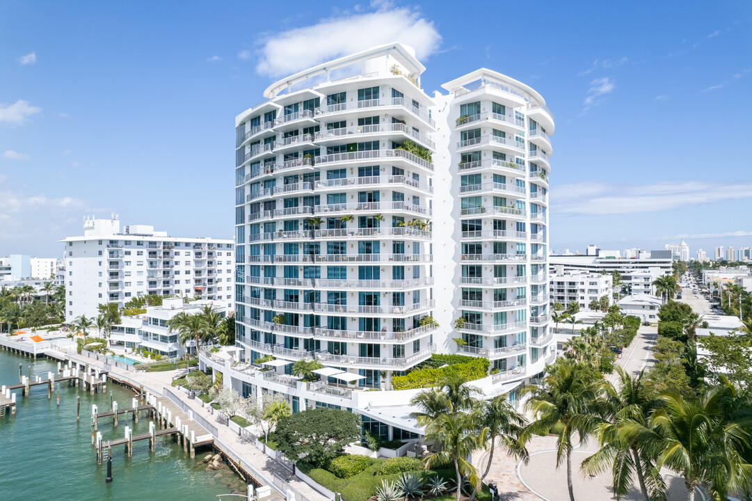 Capri South Beach Condominium in Miami Beach, FL - Building Photo