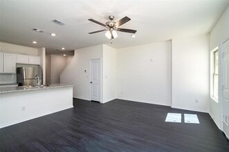 805 S 6th St in Bonham, TX - Foto de edificio - Building Photo