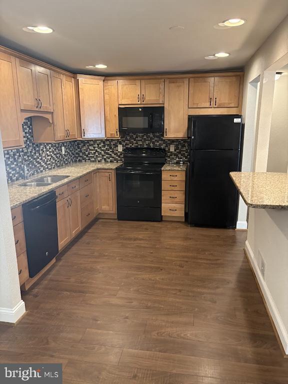 property at 1107 Raintree Ln