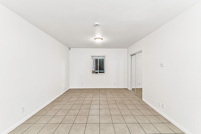 67 Alamitos Ave, Unit 04 in Long Beach, CA - Building Photo - Building Photo