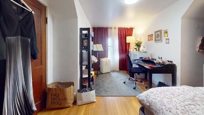 70 Nottinghill Rd, Unit 9 in Boston, MA - Foto de edificio - Building Photo