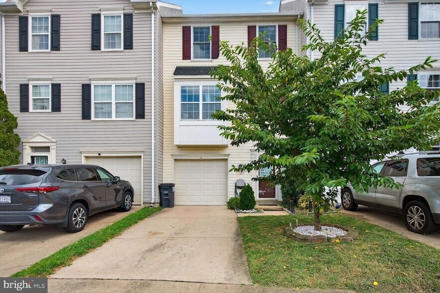 11082 Clovertree Ct in Manassas, VA - Building Photo