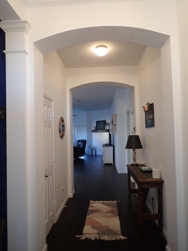 9801 Willowick Ave in Fort Worth, TX - Foto de edificio - Building Photo